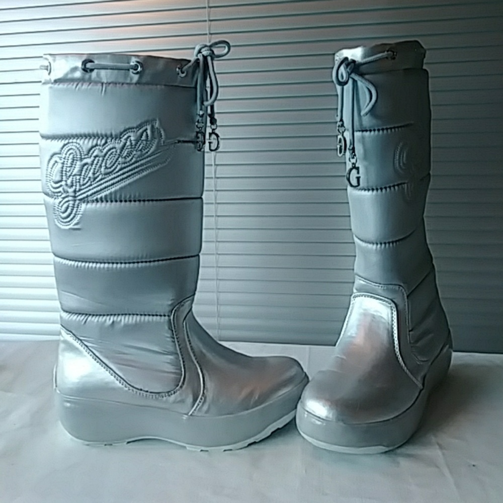 Guess Silver Moon Puffy Boots